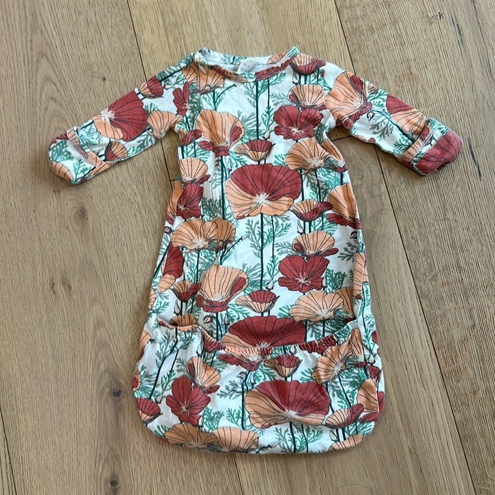 Kate Quinn poppy baby girl gown 0/3m